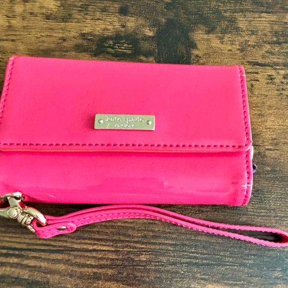 •SOLD•| Kate Spade| Fuchsia Pink Folding Patent Leather Small Wallet Wristlet - Picture 2 of 5